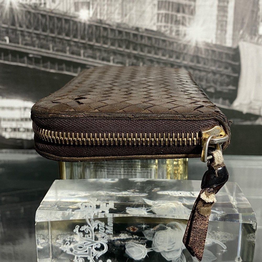 Authentic BOTTEGA VENETA Long Zippy Wallet - Picture 8 of 16